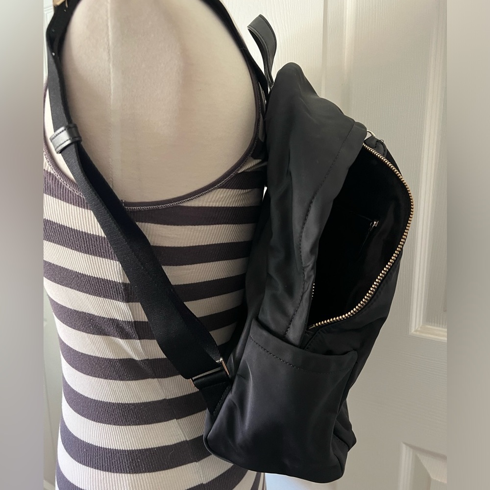 KATE♠️SPADE “Chelsea Medium Backpack” w/ •FREE• KATE♠️SPADE Yellow Bangle!! 💛 - Picture 5 of 10